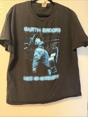 Garth Brooks Short Sleeve Concert/Band TShirt
